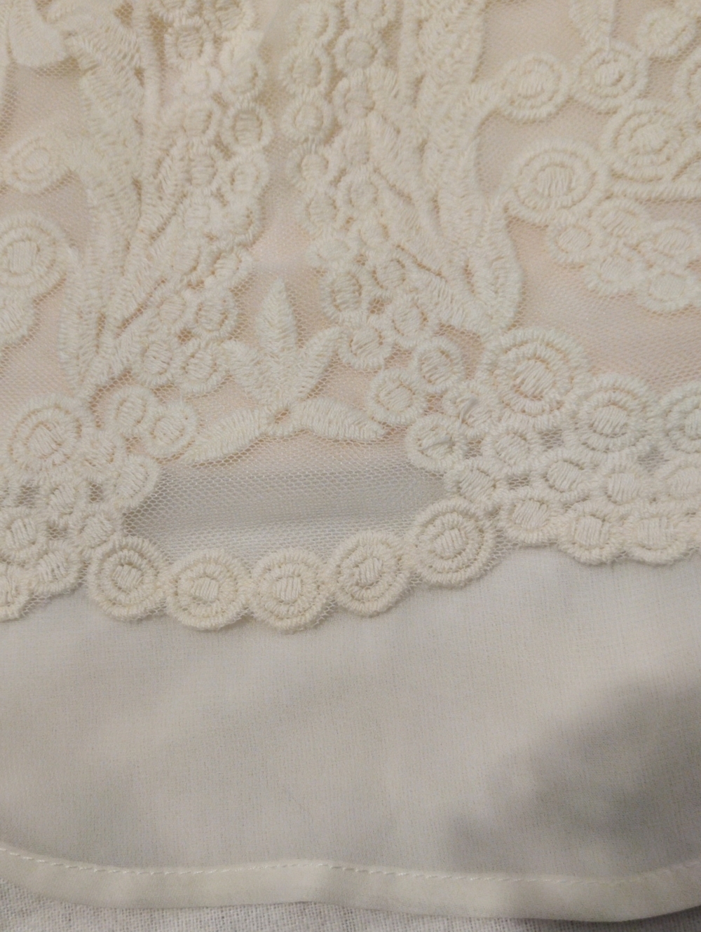 Light fabric long sleeve lace blouse - Picture 13 of 14
